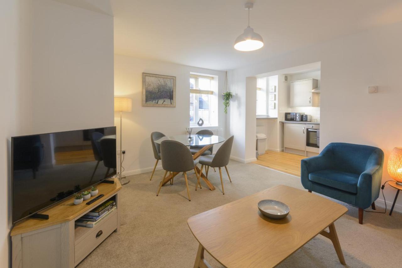 Crescent House Apartments تيلفورد الغرفة الصورة
