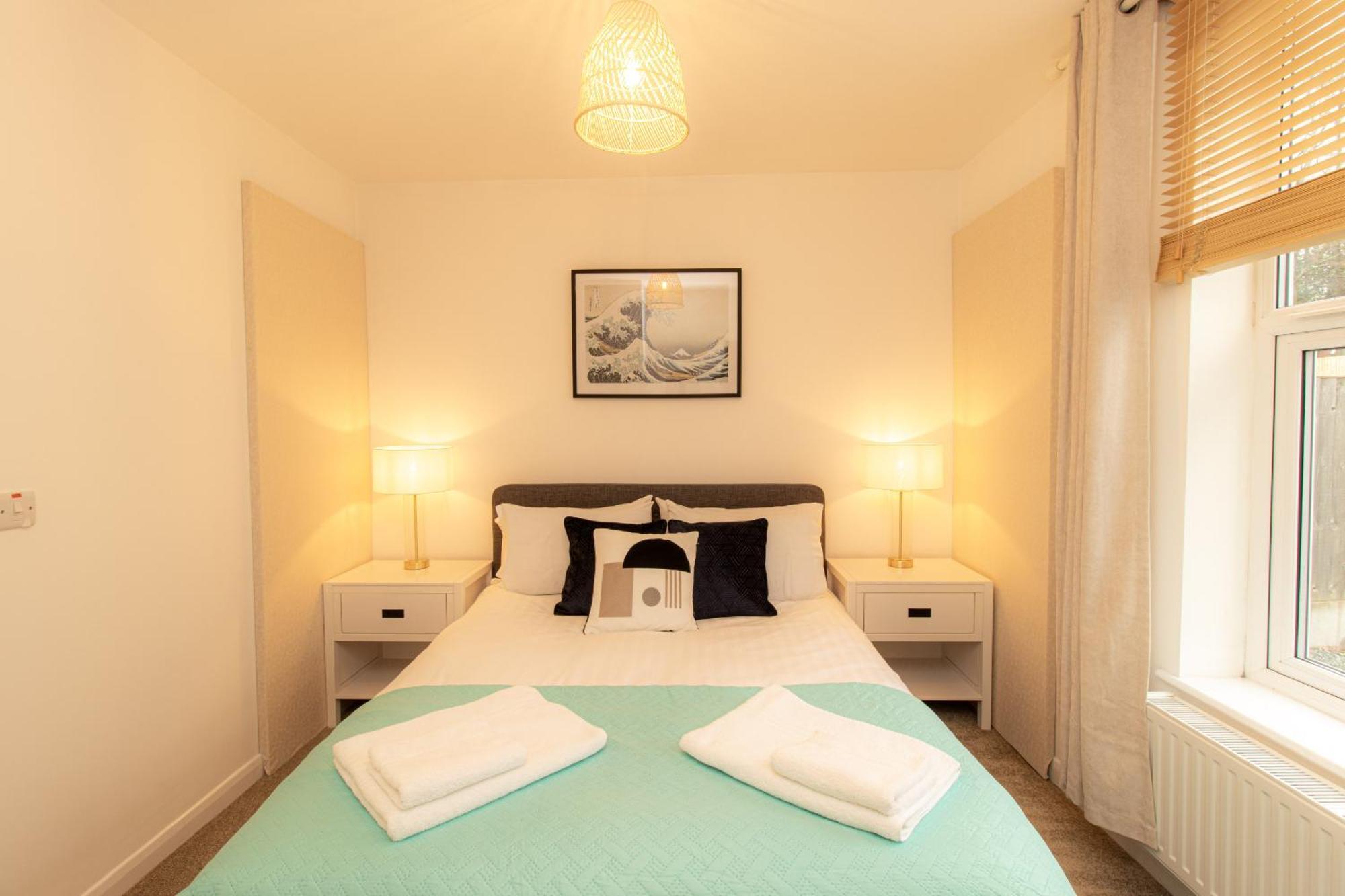Crescent House Apartments تيلفورد الغرفة الصورة