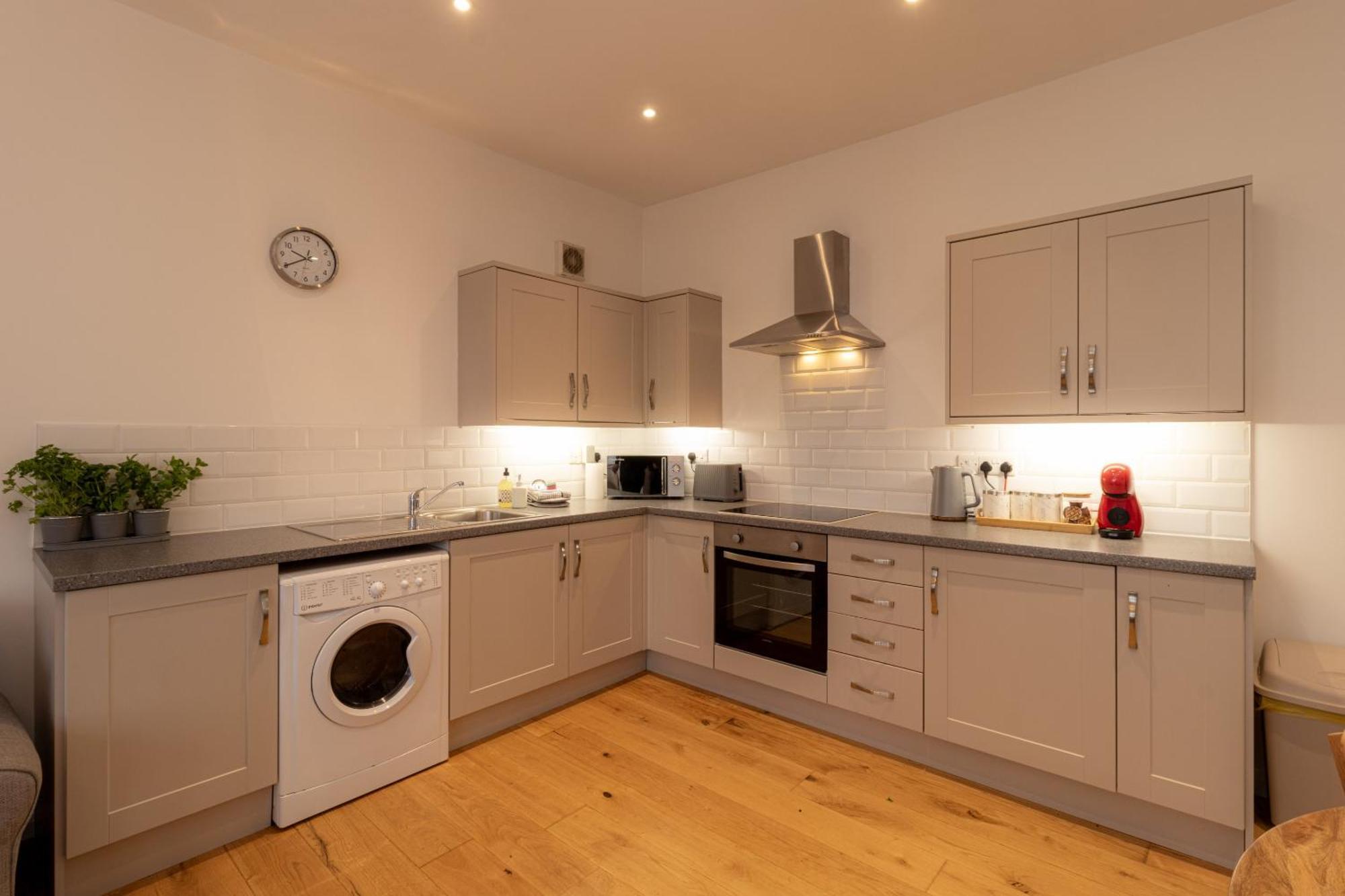 Crescent House Apartments تيلفورد الغرفة الصورة