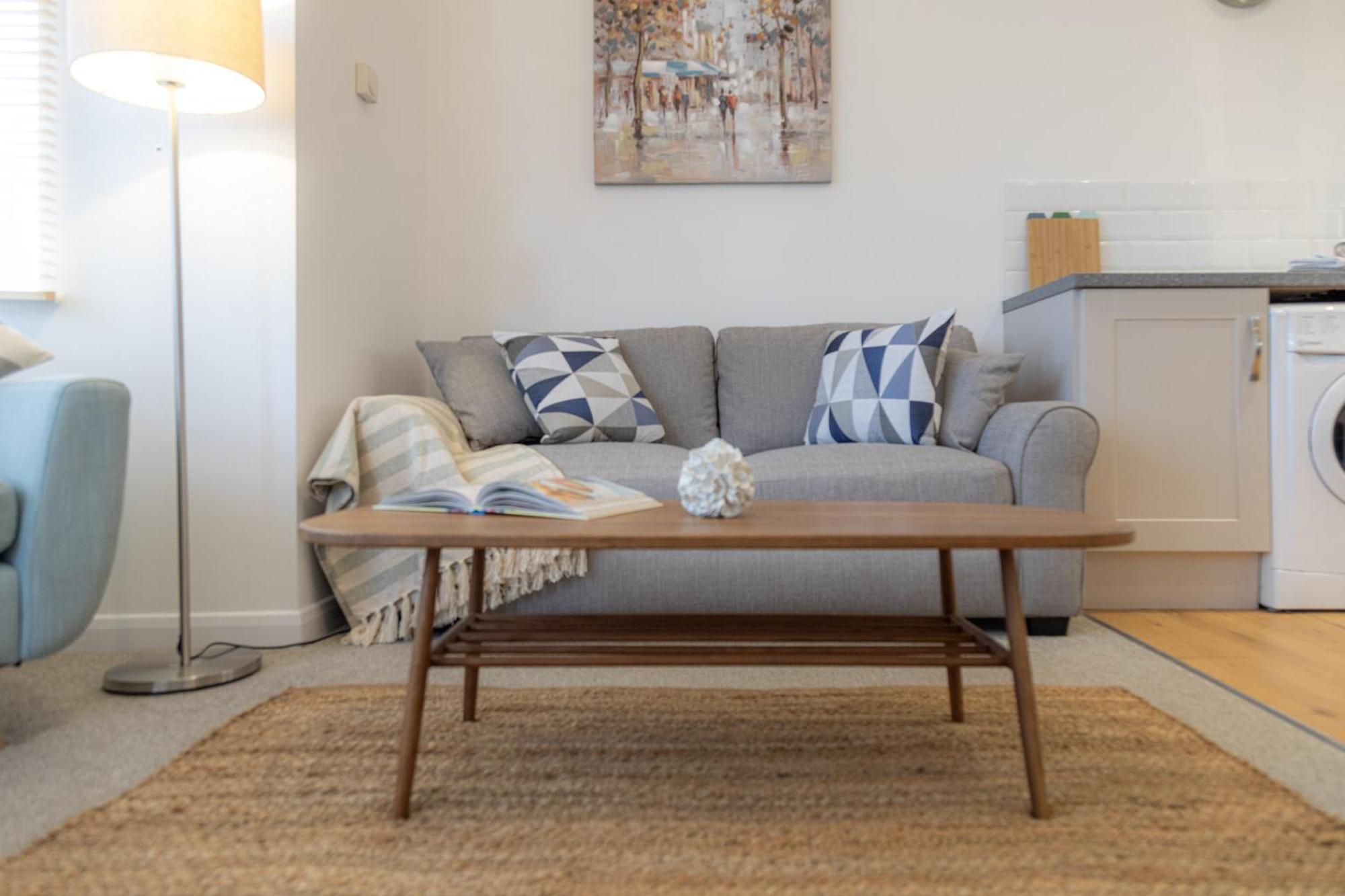 Crescent House Apartments تيلفورد الغرفة الصورة