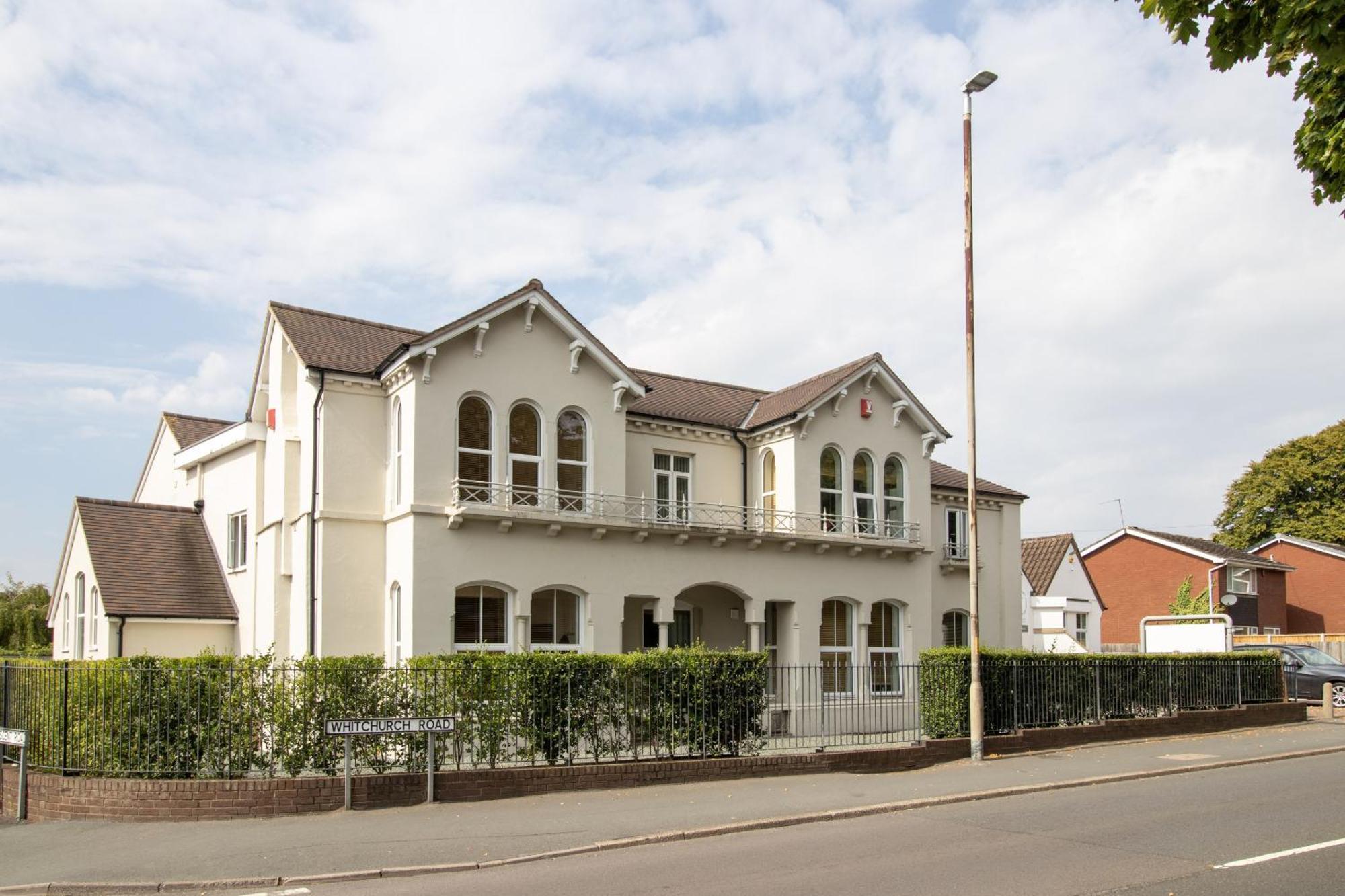 Crescent House Apartments تيلفورد الغرفة الصورة