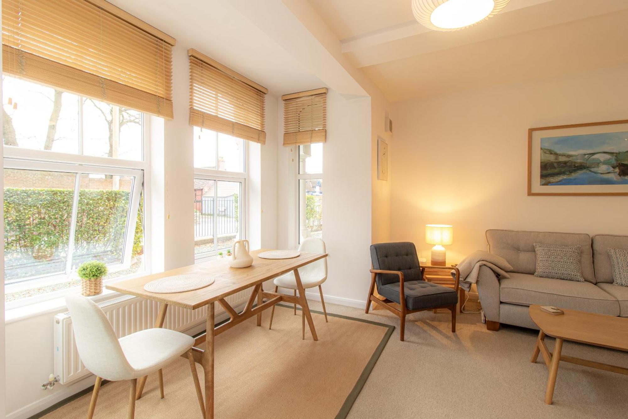 Crescent House Apartments تيلفورد الغرفة الصورة
