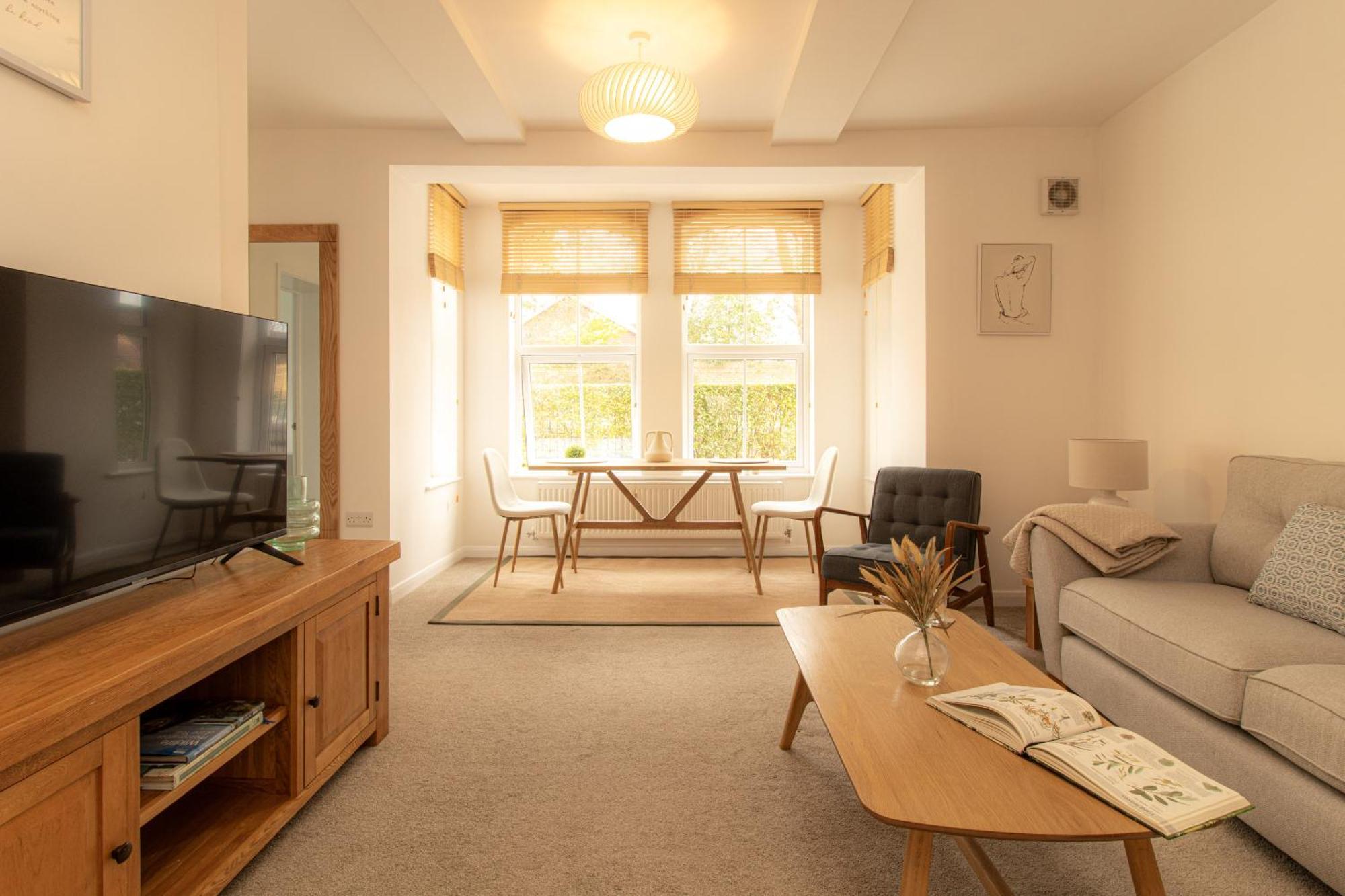 Crescent House Apartments تيلفورد الغرفة الصورة