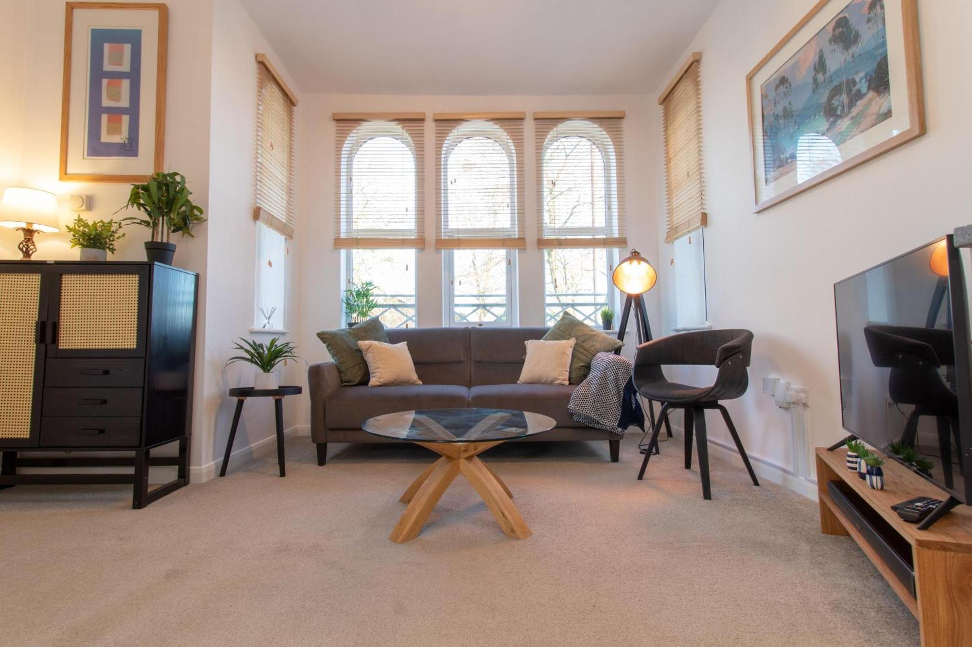Crescent House Apartments تيلفورد الغرفة الصورة
