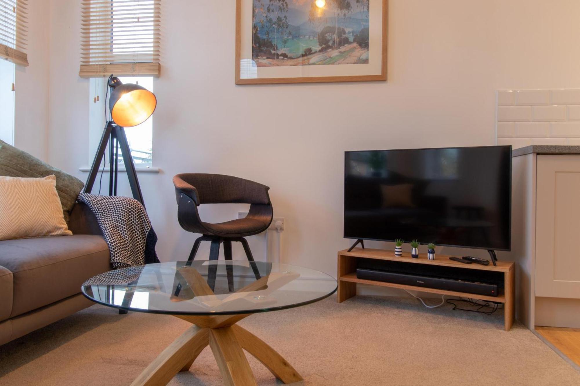 Crescent House Apartments تيلفورد الغرفة الصورة