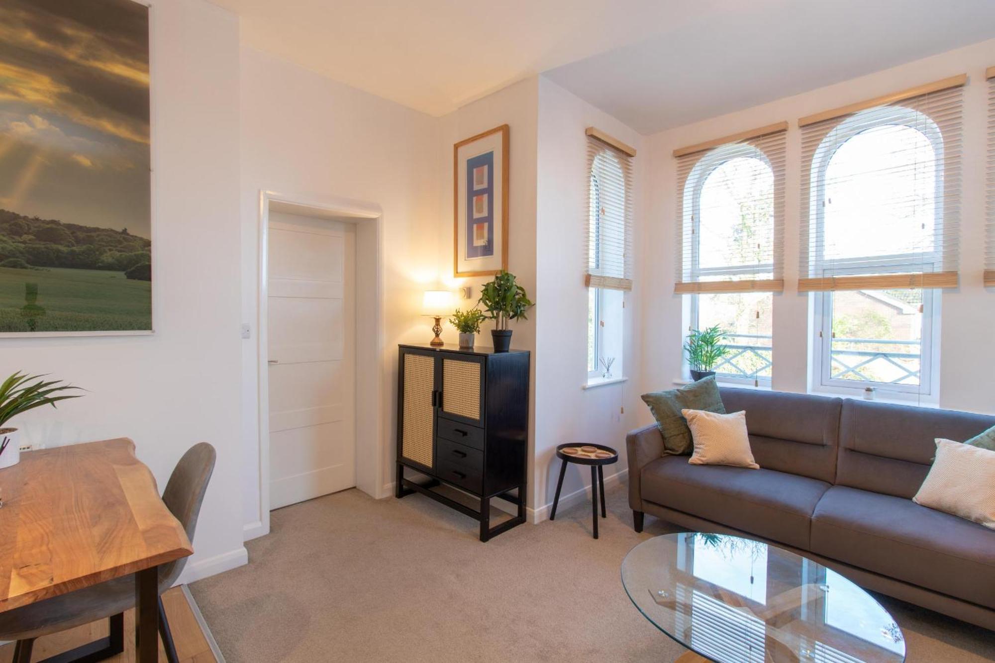 Crescent House Apartments تيلفورد الغرفة الصورة