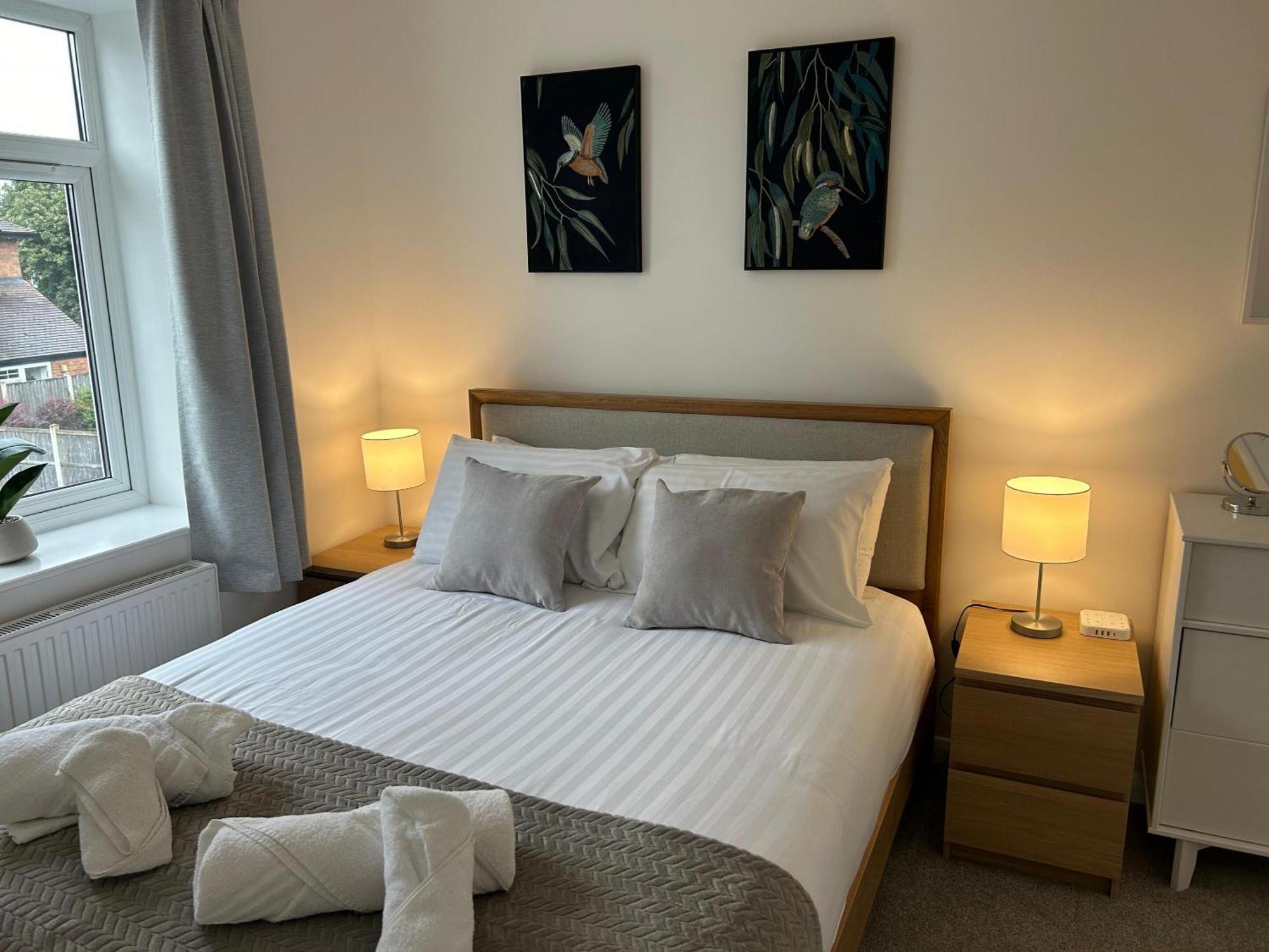 Crescent House Apartments تيلفورد الغرفة الصورة