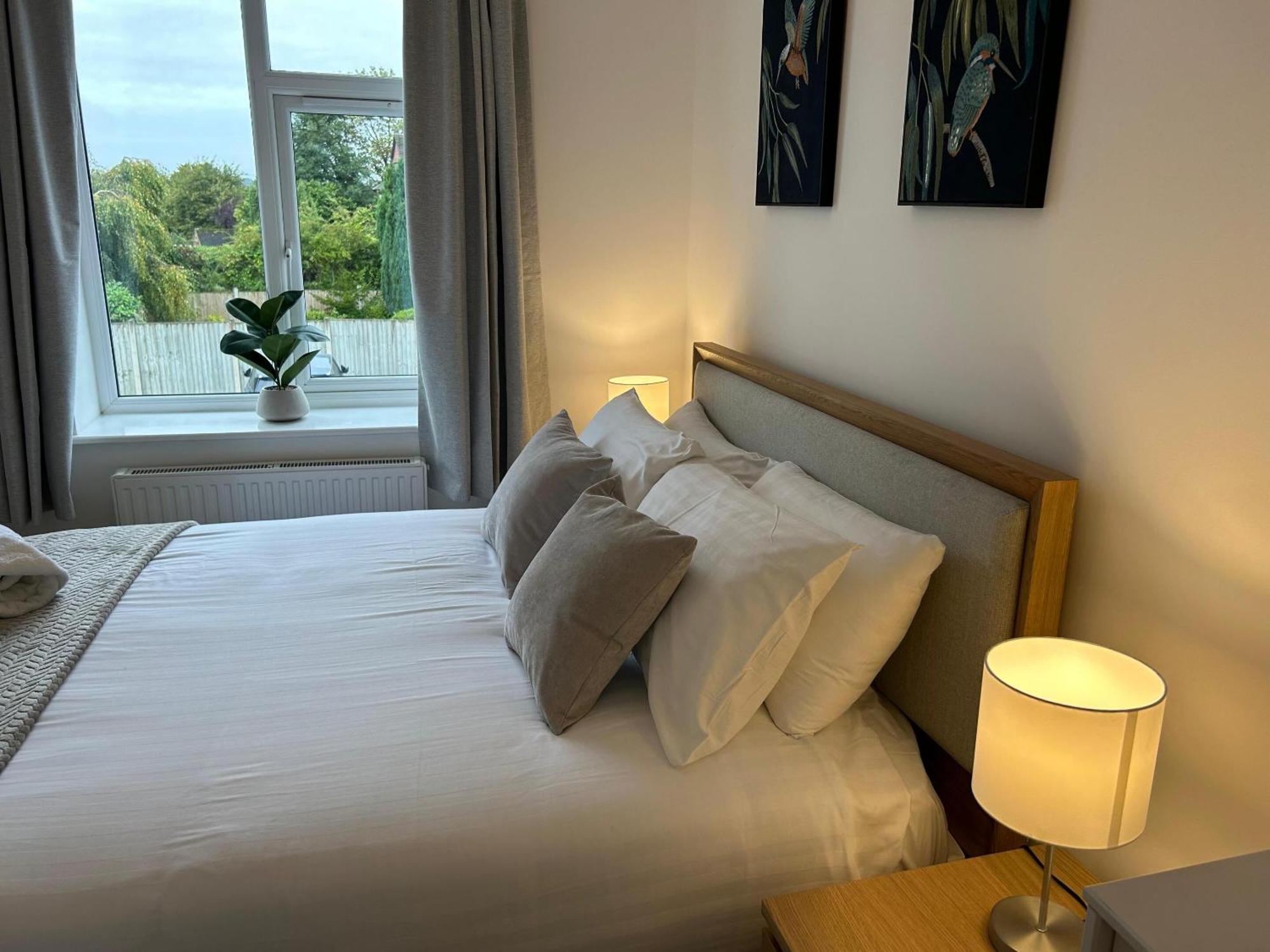Crescent House Apartments تيلفورد الغرفة الصورة