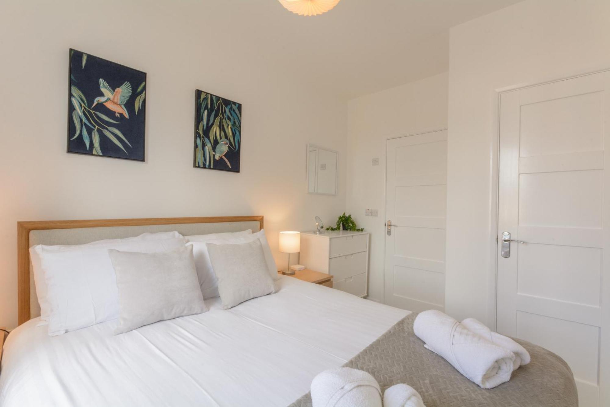 Crescent House Apartments تيلفورد الغرفة الصورة